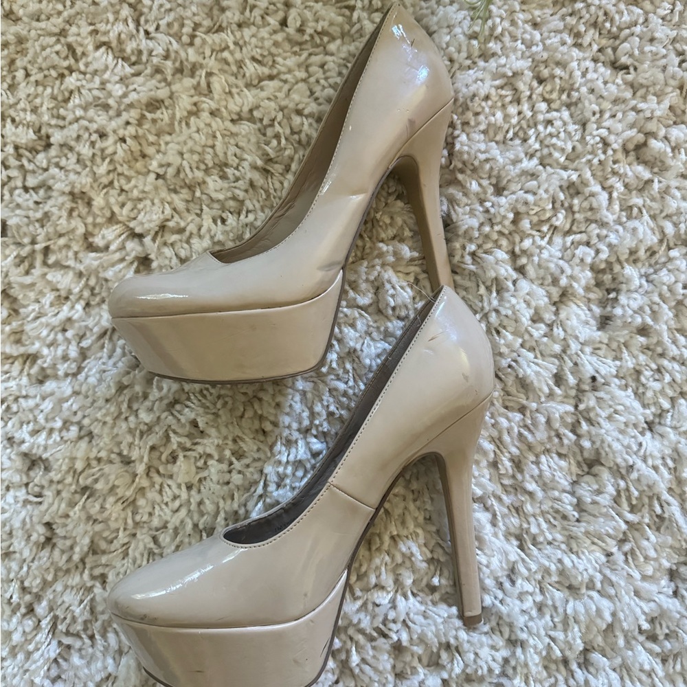 Carlos by Carlos Santana shiny tan beige closed toe elegant high heel sh…